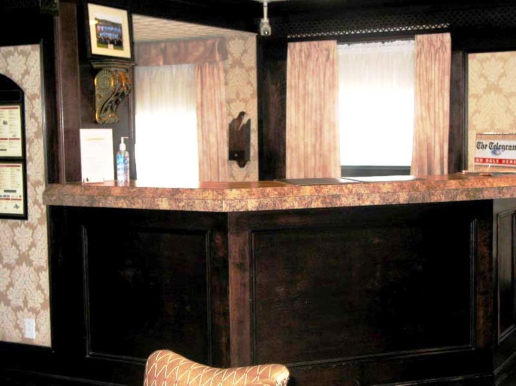 The Guv'Nor Inn Saint-Jean de Terre-Neuve Extérieur photo