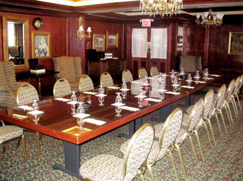 The Guv'Nor Inn Saint-Jean de Terre-Neuve Extérieur photo