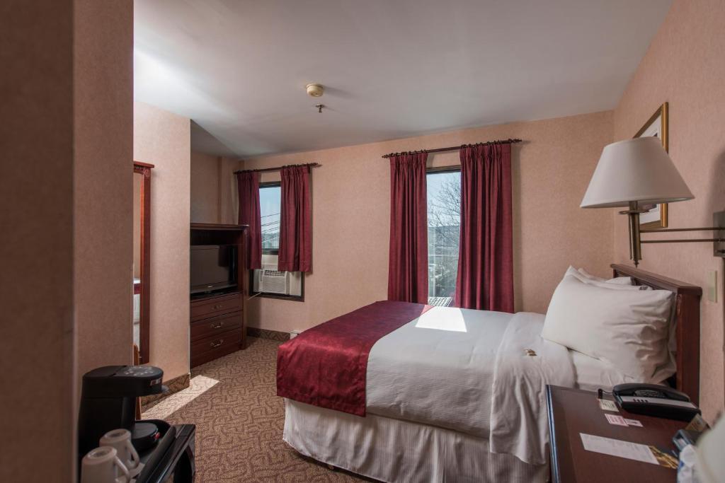 The Guv'Nor Inn Saint-Jean de Terre-Neuve Extérieur photo